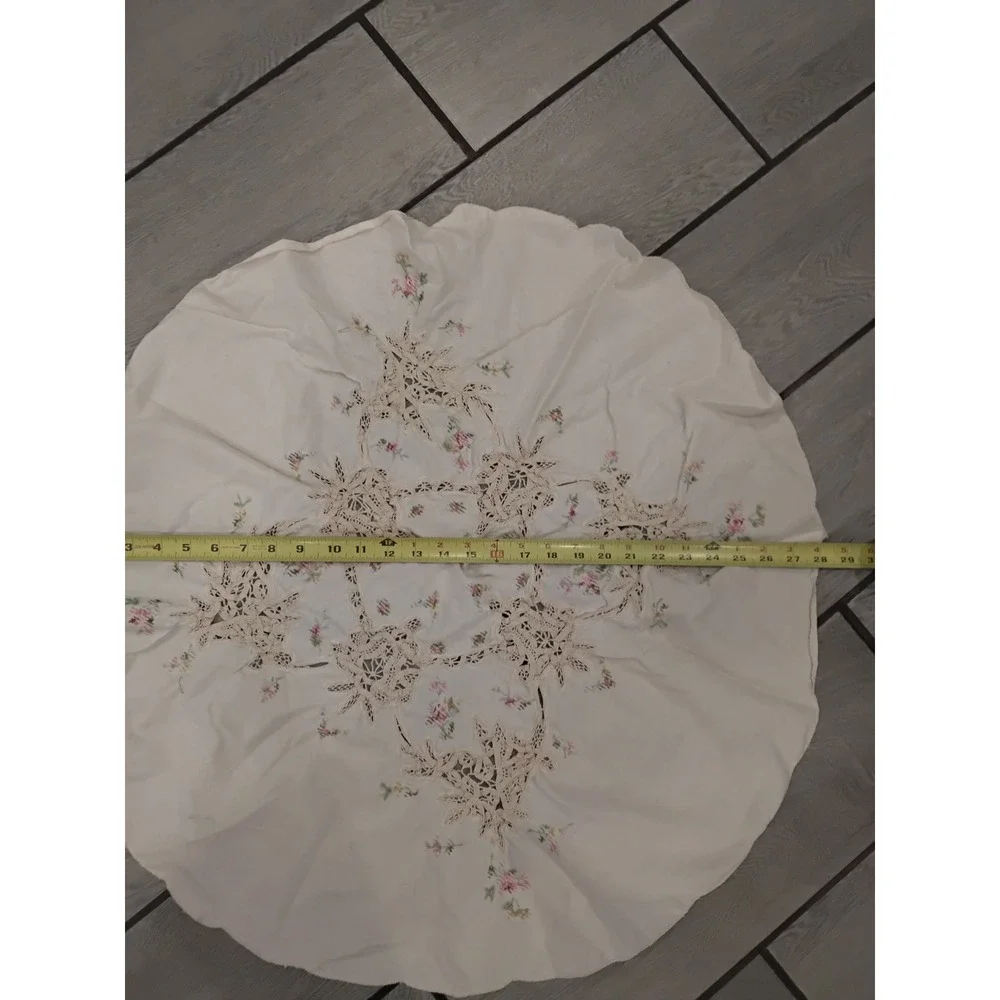 N/A vintage round